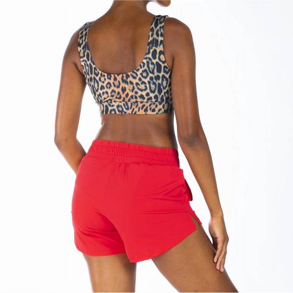 NEW HEROINE SPORT utility shorts in heroine red - Picture 2 of 3